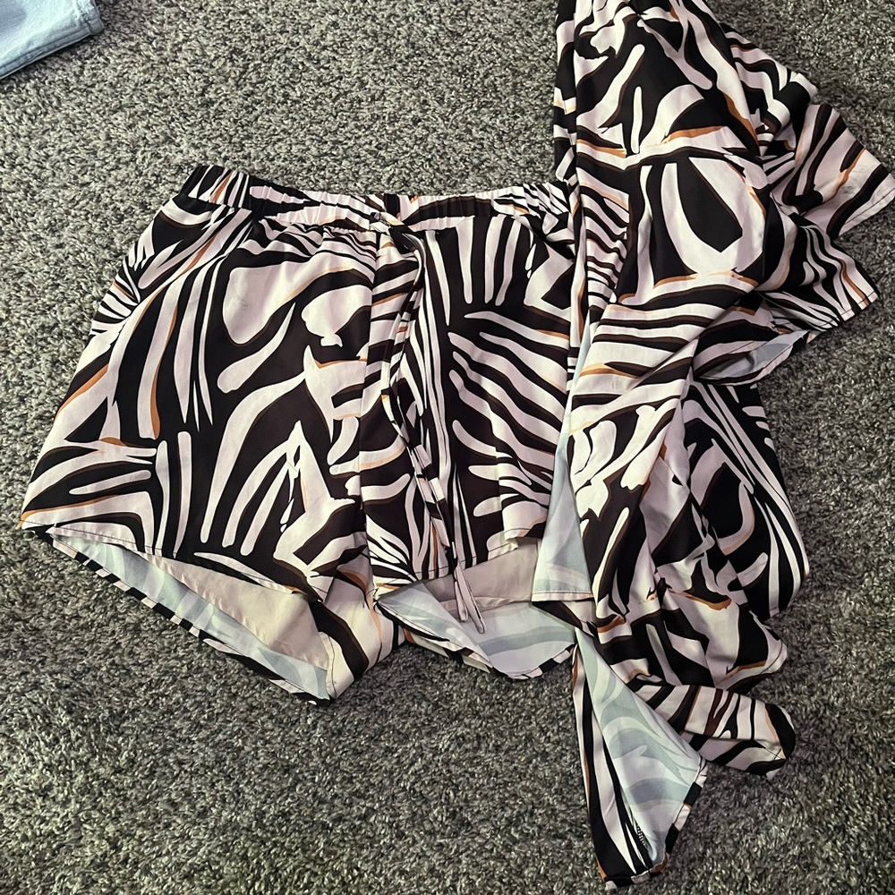 SHEIN Zebra Print Swim Coverup - Black and White